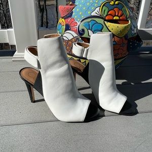 Beautiful Sandals by Calvin Klein size 6.5